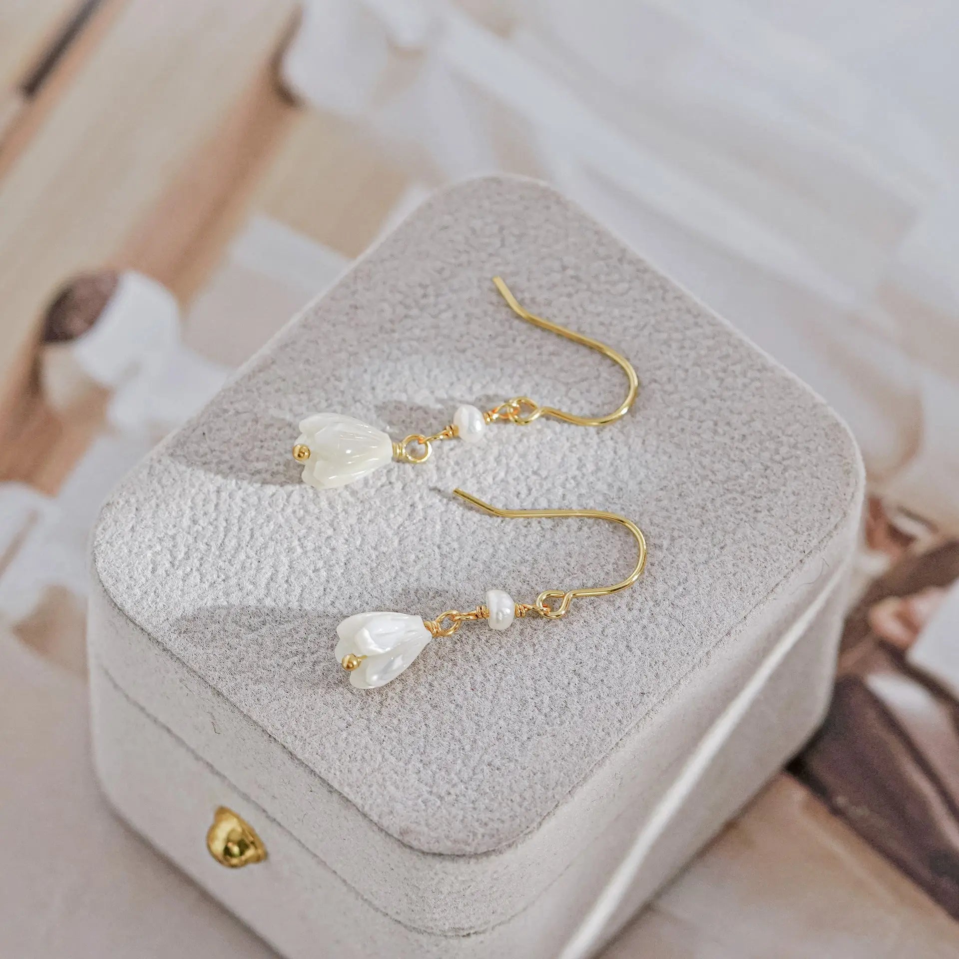 925 Sterling Silver Natural Pearl Shell Orchid Earrings Women's French Retro Earrings Niche Design New TWINKLE QUEEN