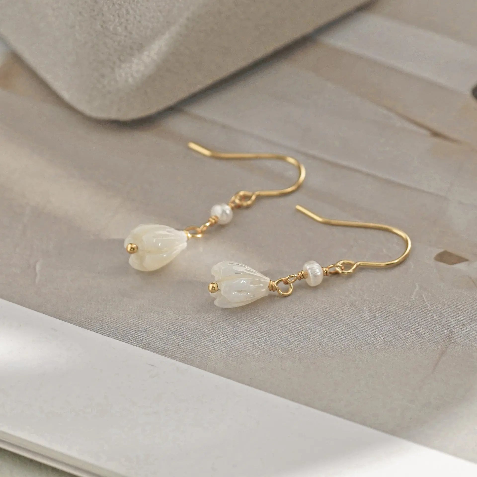 925 Sterling Silver Natural Pearl Shell Orchid Earrings Women's French Retro Earrings Niche Design New TWINKLE QUEEN
