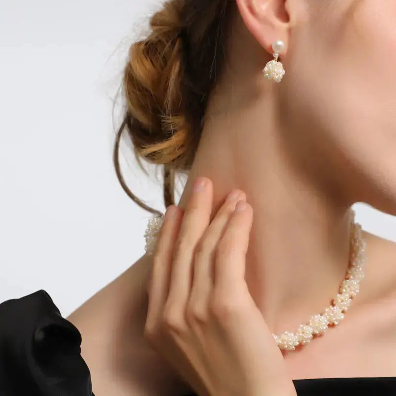 Baroque flower-shaped pearl necklace set.Bold Nature. Unapologetic Style. TWINKLE QUEEN