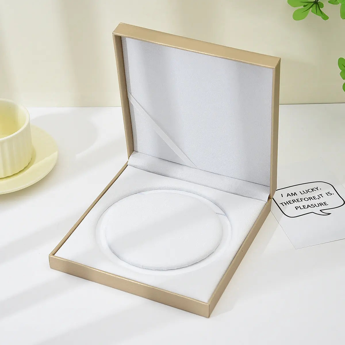 Golden PU textured leather jewelry box, fashionable accessory packaging box, ring box, pearl stud earrings box.