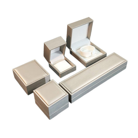 Golden PU textured leather jewelry box, fashionable accessory packaging box, ring box, pearl stud earrings box.