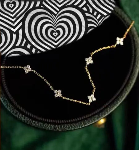 S925 Sterling Silver Necklace Four-leaf Clover Plated 18K Gold Light Luxury Star Elegant High-grade Glep New Arch Chain TWINKLE QUEEN