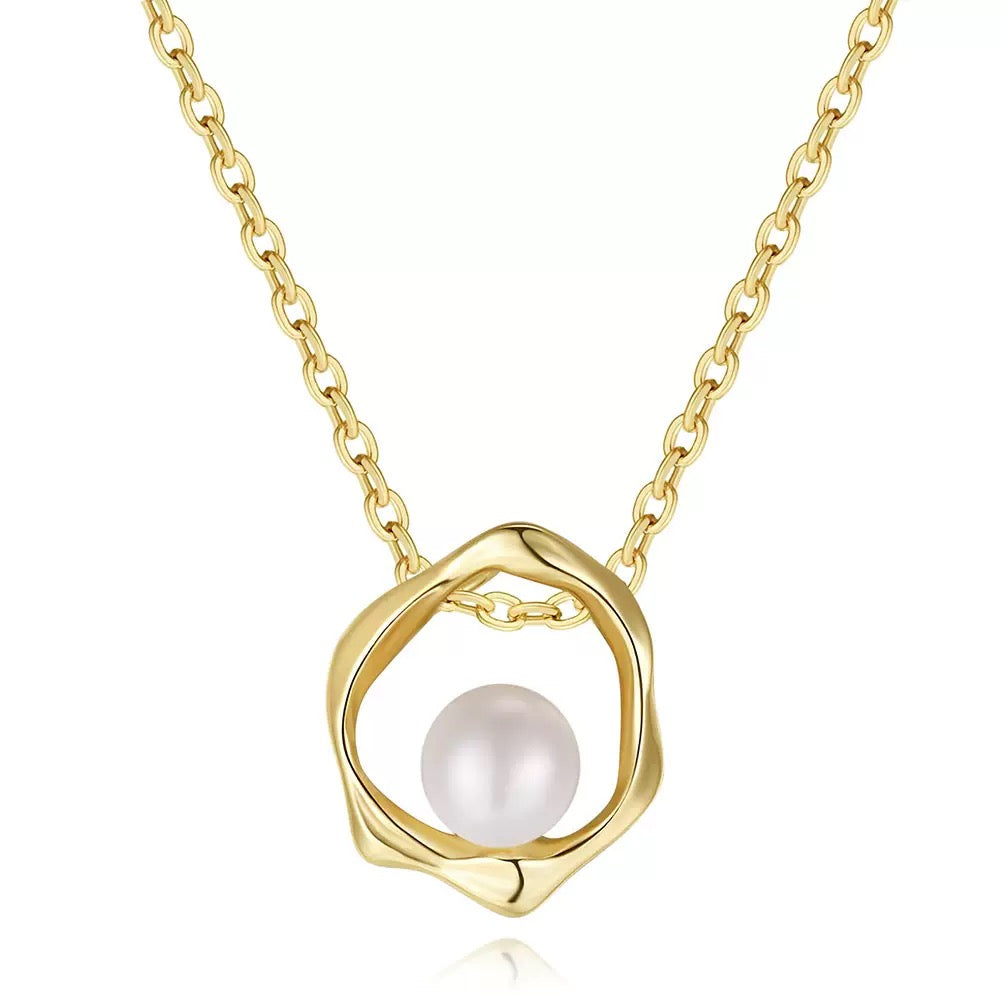 Cultured Freashwater Pear 14K Gold Plated 925 Sterling Silver Flower Shaped Necklace