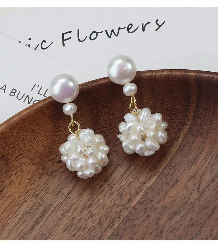Baroque flower-shaped pearl necklace set.Bold Nature. Unapologetic Style. TWINKLE QUEEN