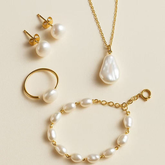 Women's pearl jewelry set, including earrings ring and necklace, pearl necklaces for women，suitable for all seasons, as a bride and bridesmaid gifts