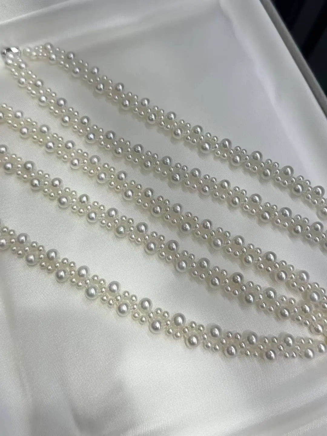 Natural Frashwater Pearl Beacelet