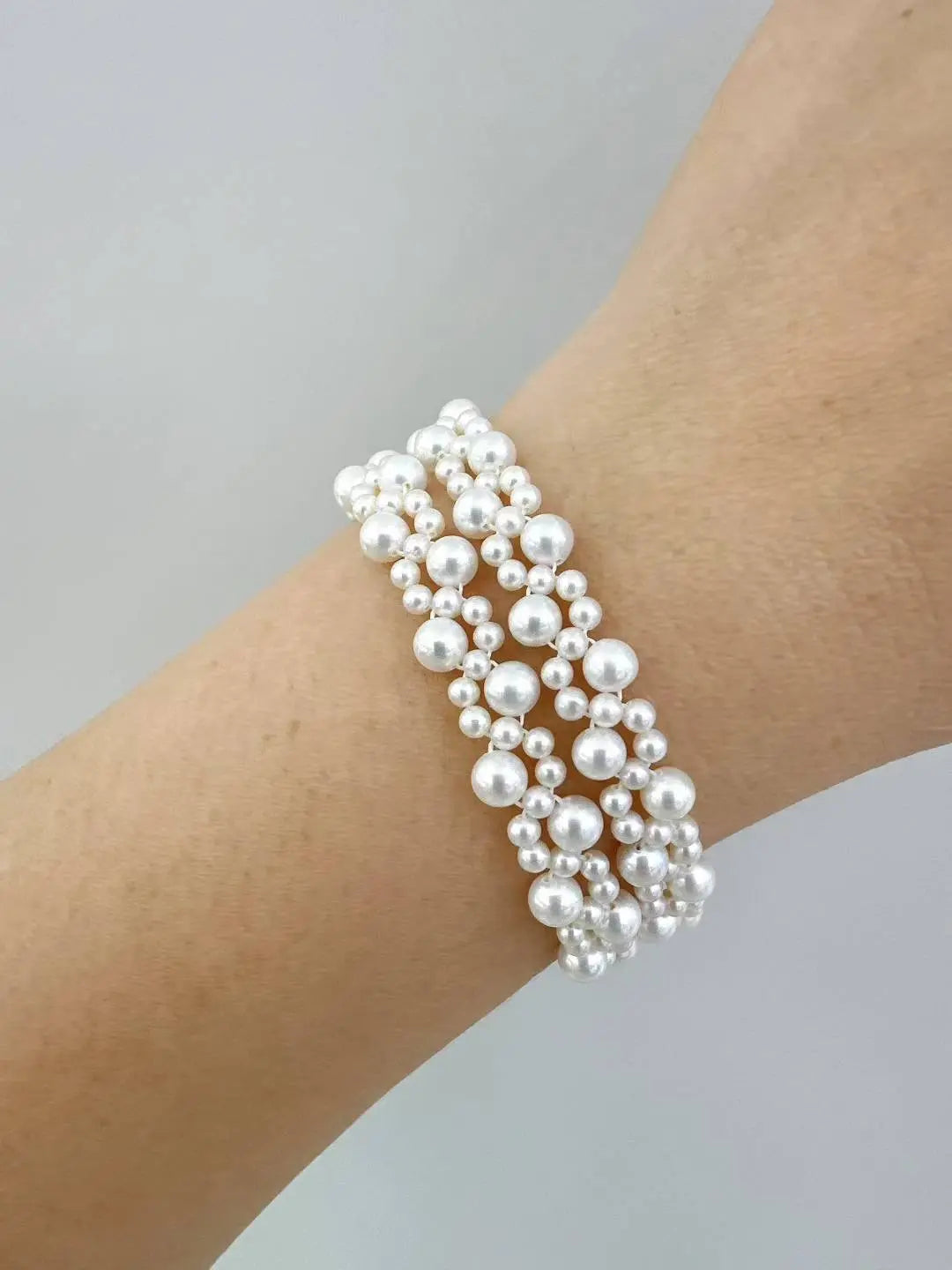 Natural Frashwater Pearl Beacelet